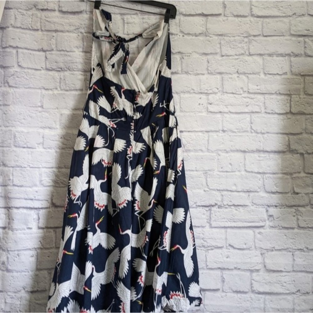Elegant Crane Print Midi Dress - Picture 5 of 7